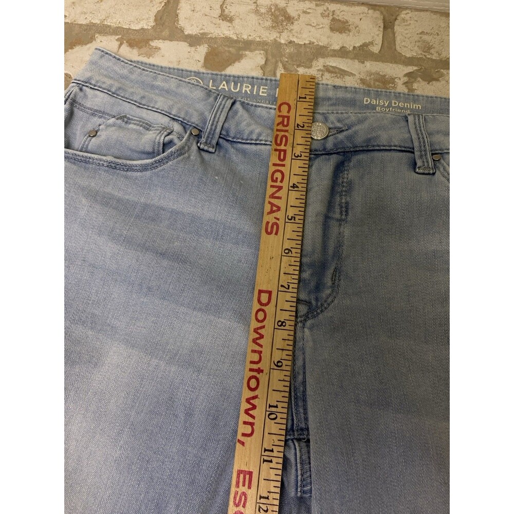 Laurie Felt Women’s Boyfriend Jeans Light Wash Blue Denim Cotton Petite 10P - Picture 5 of 9
